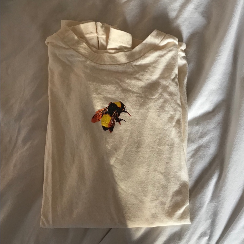 Golf bee tee shirt